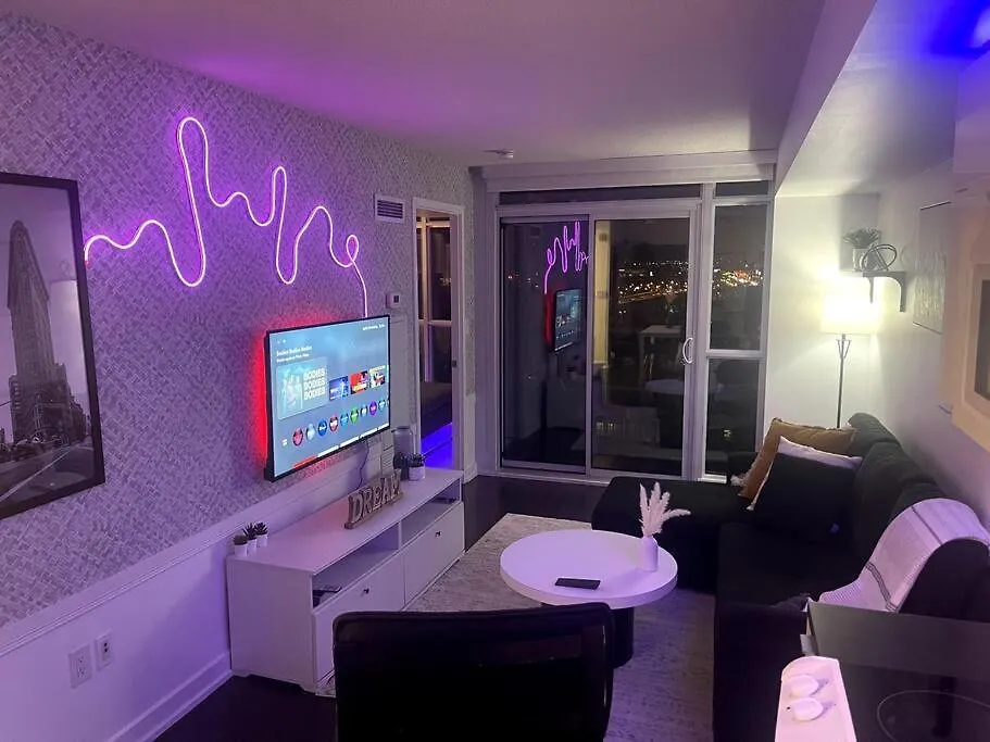 Apartment Skyhigh Haven Led-Lit Downtown Condo Retreat Toronto Canada